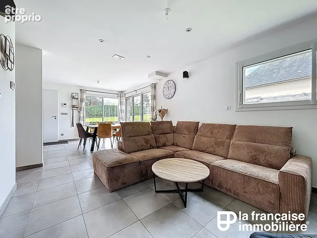 A VENDRE - SAINT-THURIAL - maison récente 112.70 m² - 918 m² de terrain - photo 4
