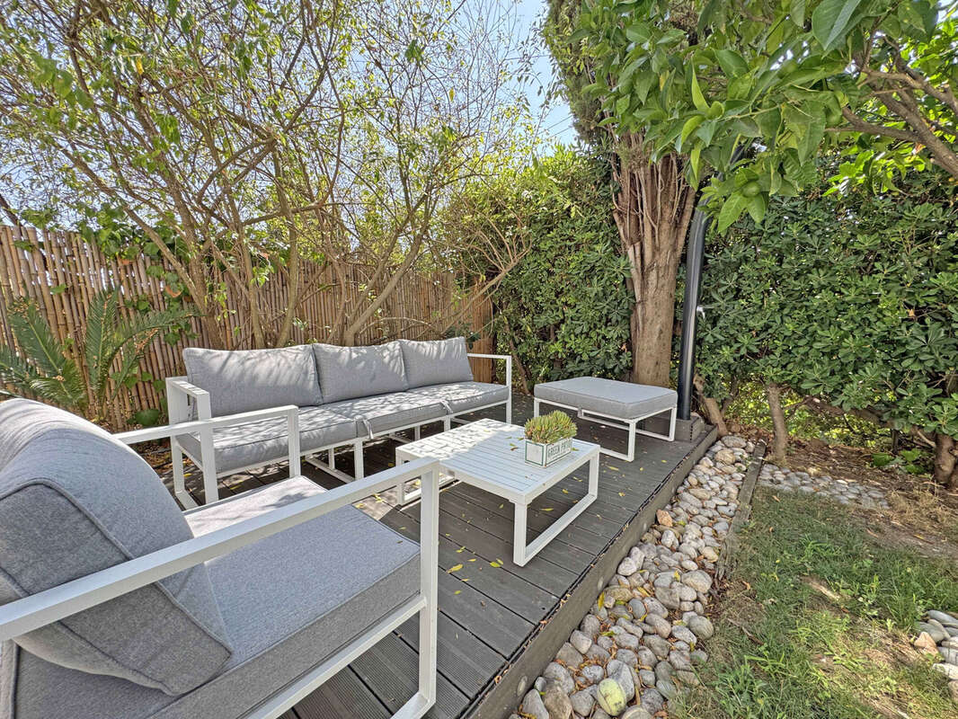 Vence - Villa rénovée avec jardin et appartement indépendant à proximité du centre-ville - photo 15