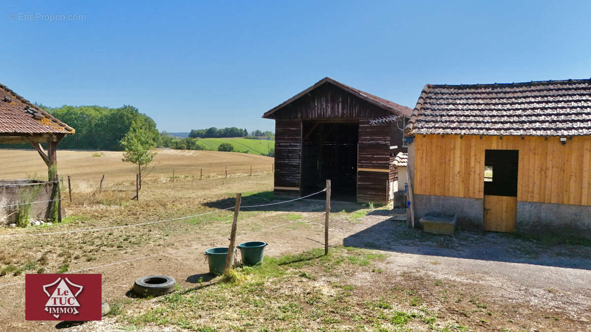 Propriété équestre avec piscine et dépendances. - photo 12