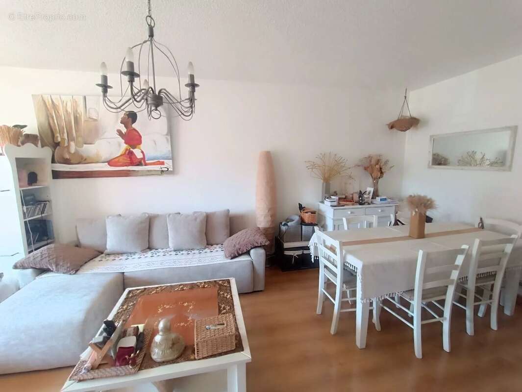 Appartement à SAINT-LAURENT-DU-VAR