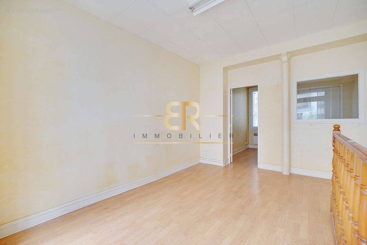 Commerce à PARIS-17E