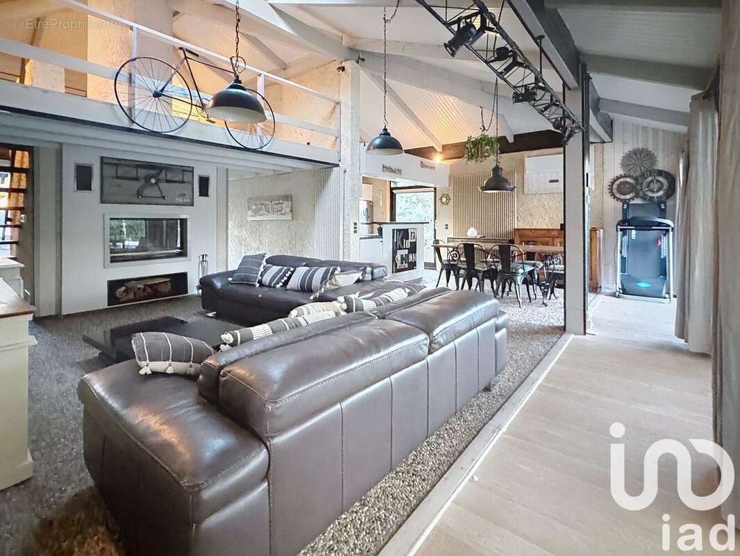 Maison 136 m² à Carignan-De-Bordeaux  - photo 7