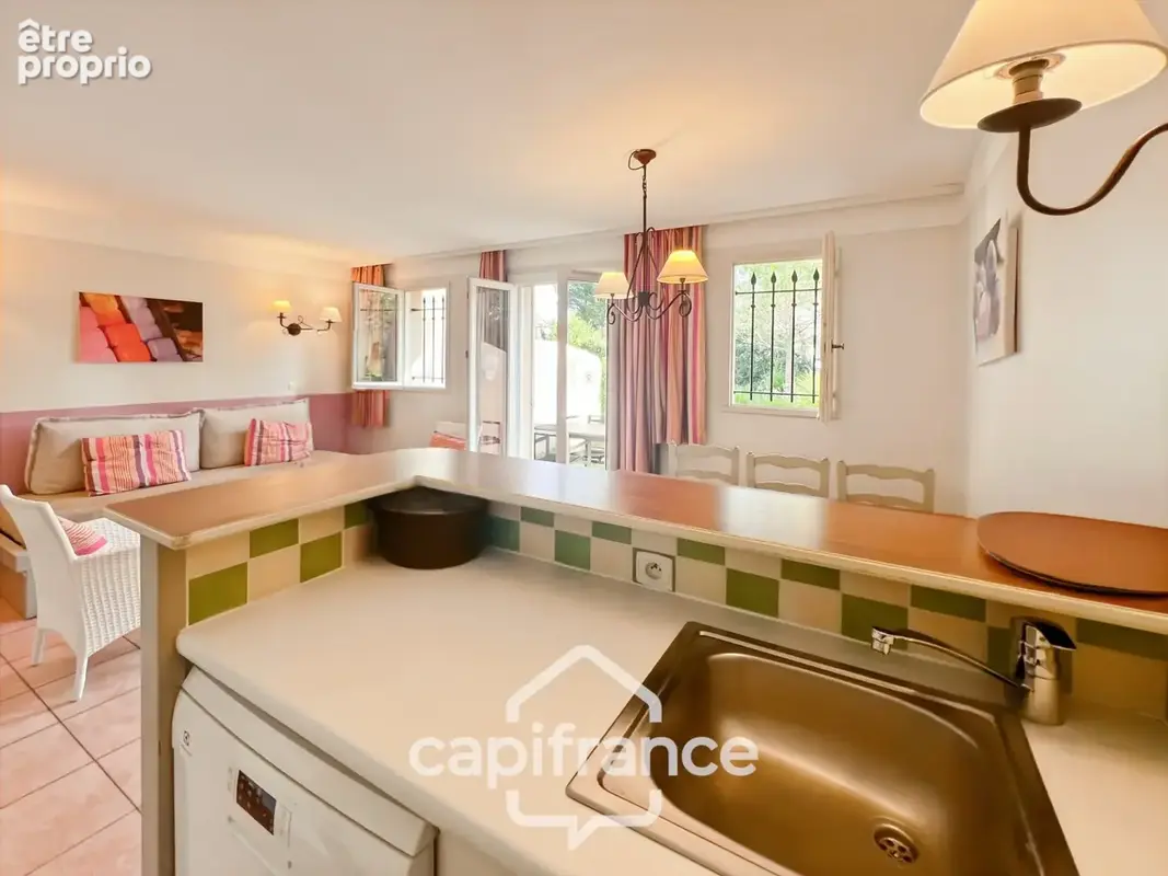Charmant Bastidon dans le Domaine du Golf de Pont Royal, 45 m2 habitable, ravalé, avec jardin privatif, élevé d'un étage, 2 cham - photo 11