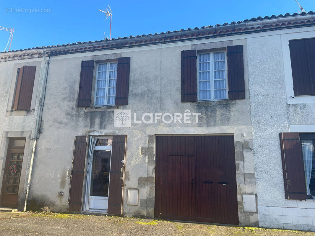 Maison à PRECHAC