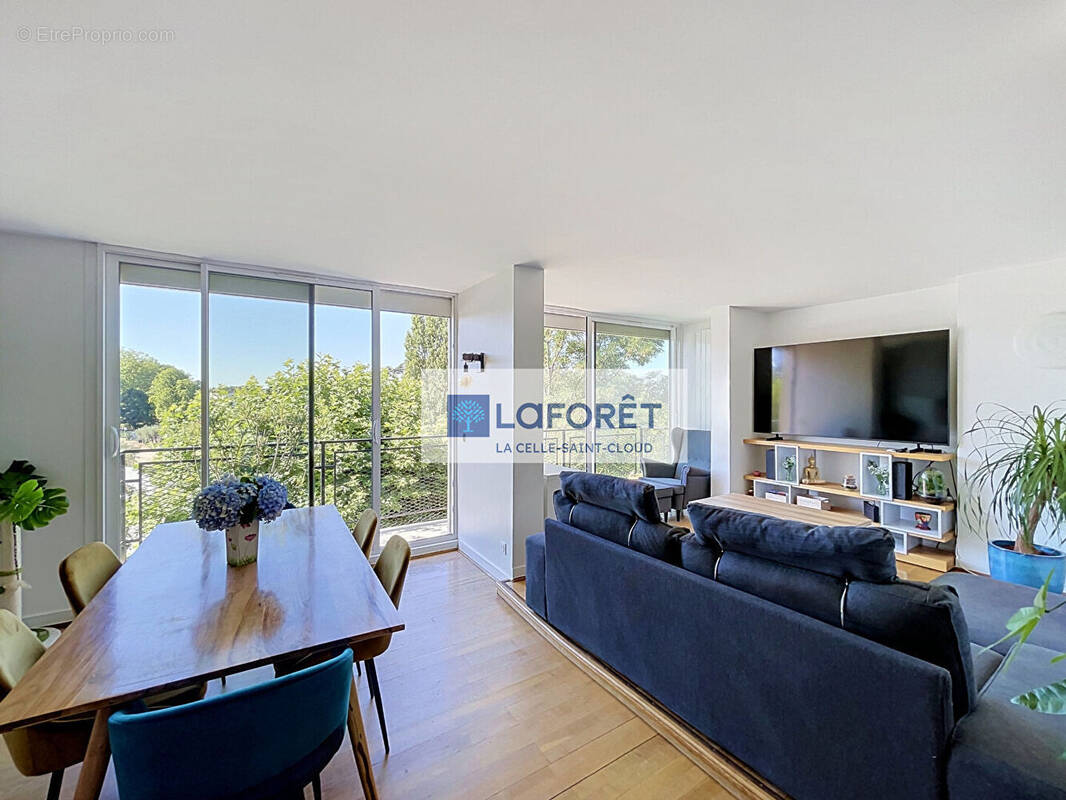 Appartement à LA CELLE-SAINT-CLOUD