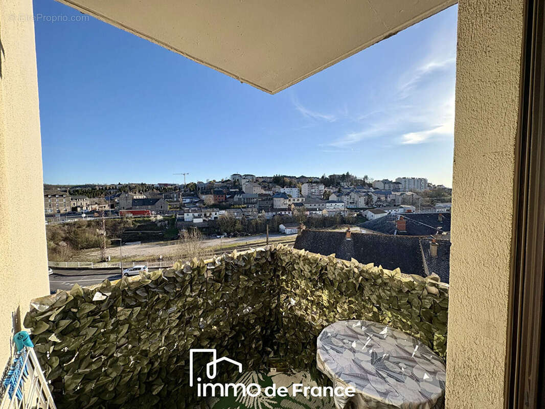 Appartement à ONET-LE-CHATEAU