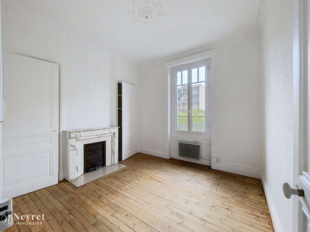 Appartement 65 m² à Saint-Etienne  - photo 5
