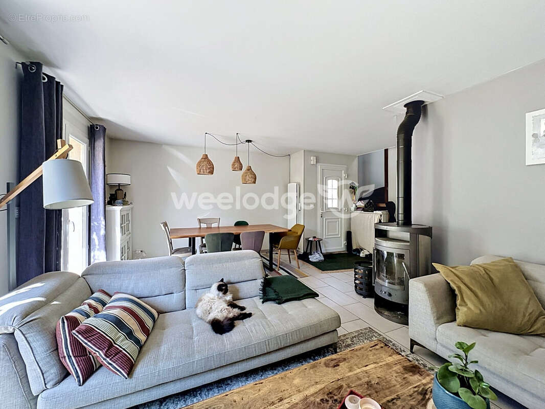 Maison 114 m² à Jouy-Le-Moutier  - photo 2
