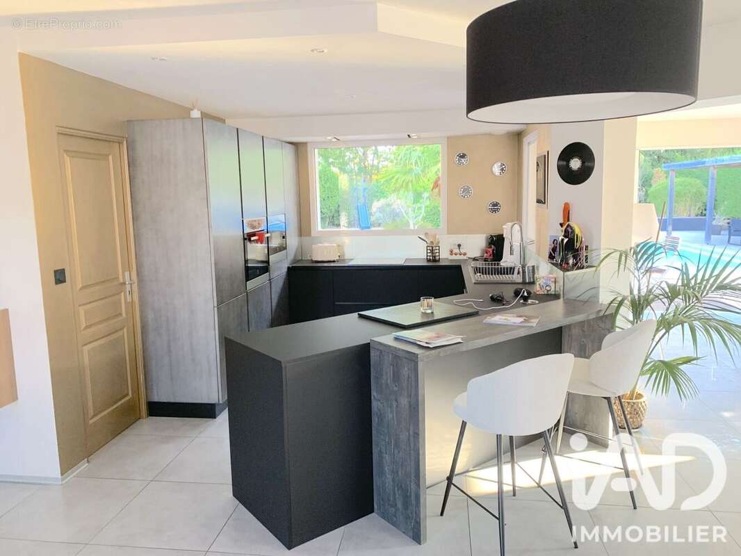 Maison 150 m² à Landeronde  - photo 3
