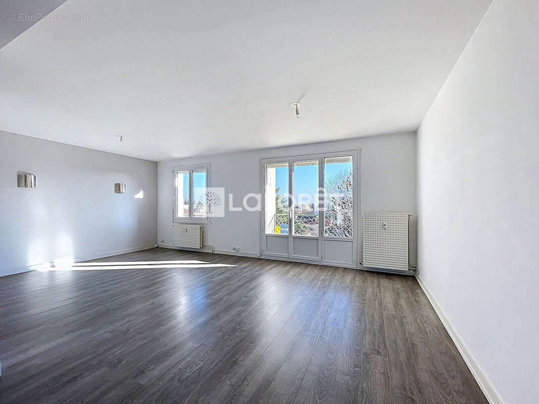 Appartement à CHARNAY-LES-MACON