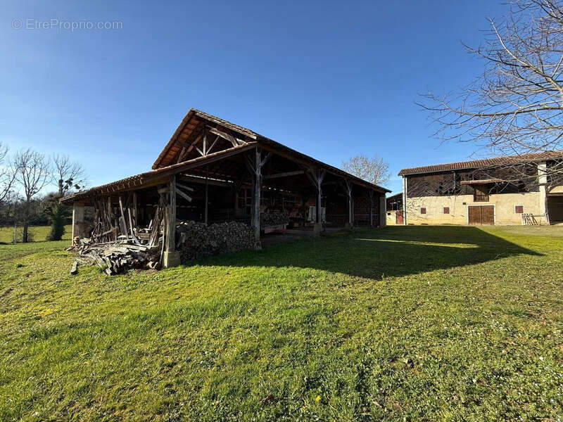 Dpt Hautes Pyrénées (65), à vendre SADOURNIN corps de ferme avec maison T6 de 125m² + grandes dépendances attenantes sur 8280 m² - photo 22