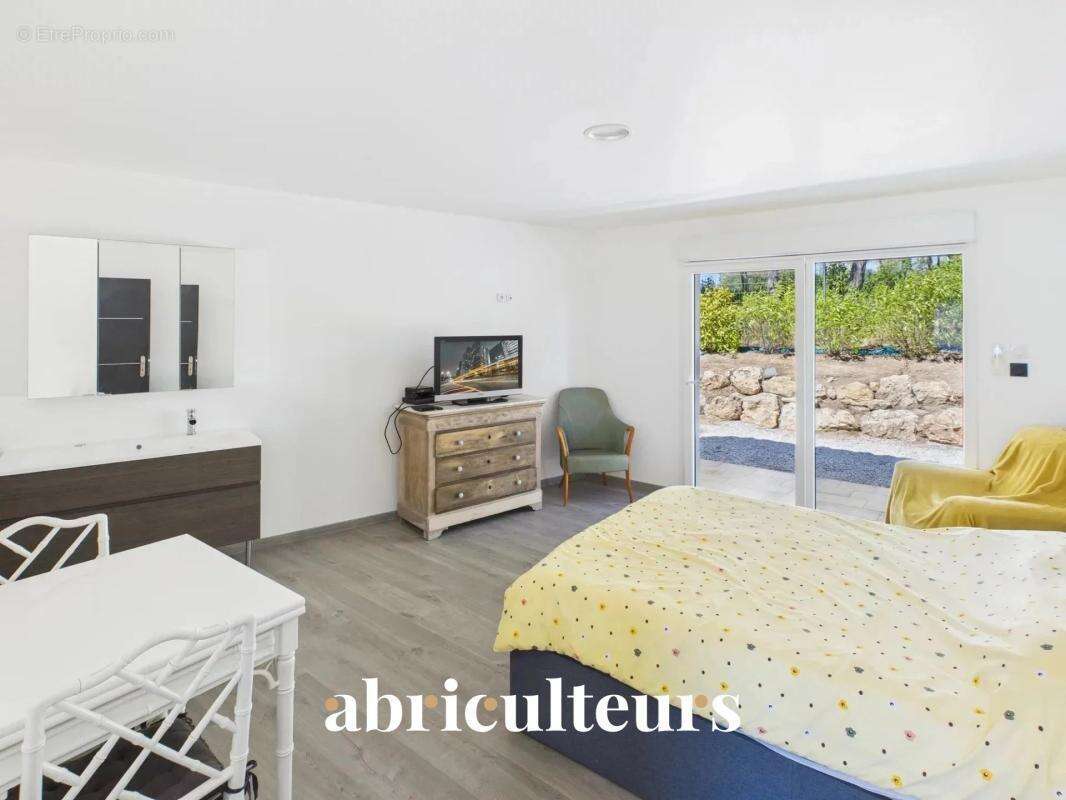 Belle villa contemporaine/vue panoramique en vente à Bagnols-en-Forêt (83600) - photo 13
