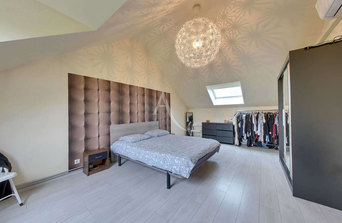 Maison à OZOIR-LA-FERRIERE