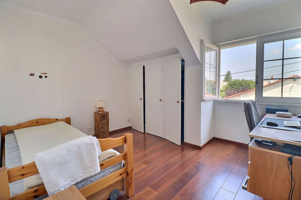 Maison à SAINT-SEBASTIEN-SUR-LOIRE