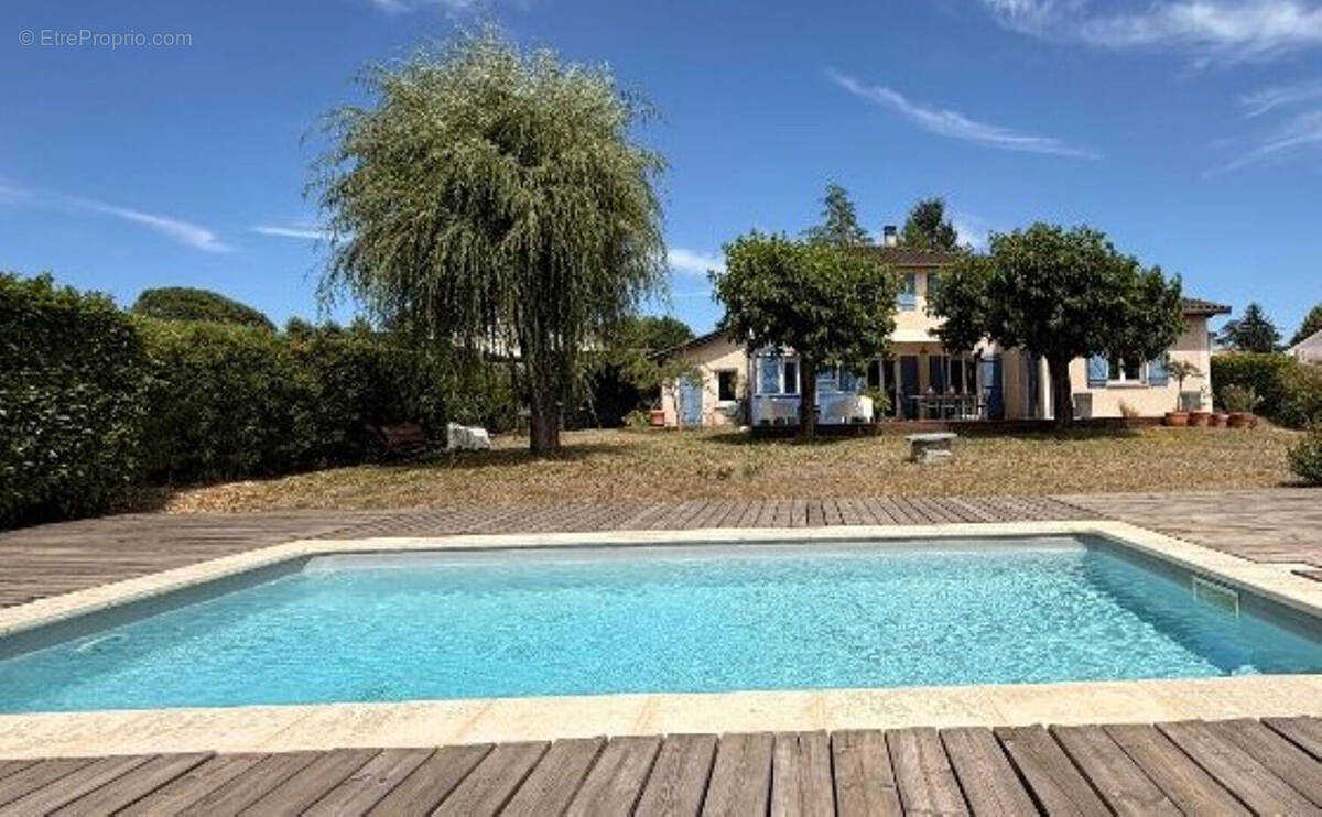 Maison à MONTMERLE-SUR-SAONE