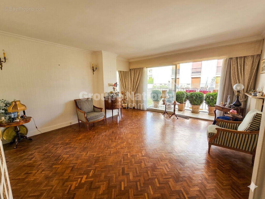 Appartement à VERSAILLES