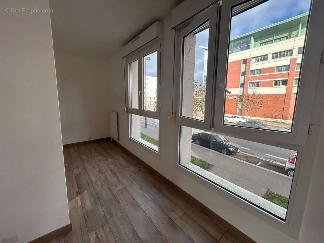 Appartement à MONTIGNY-LE-BRETONNEUX