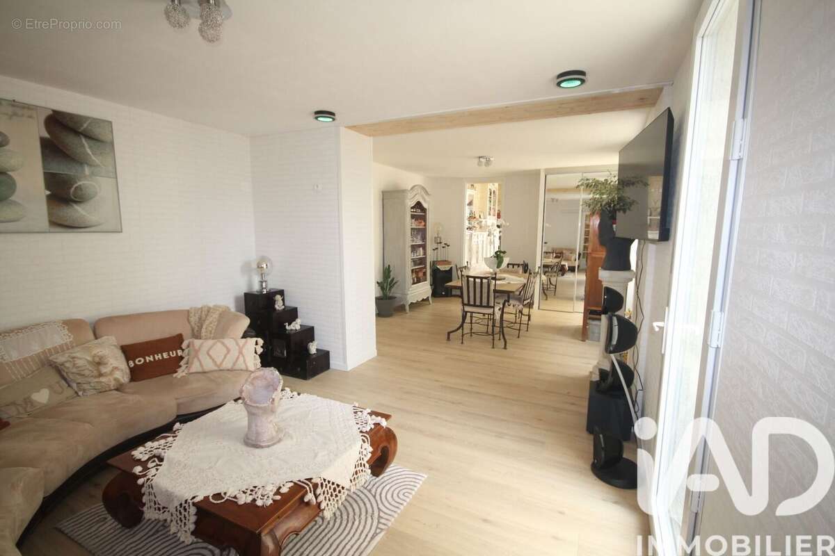 Photo 2 - Maison à SAINT-SAVINIEN