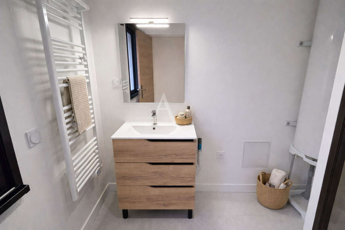 Appartement à SAINT-THIBAULT-DES-VIGNES