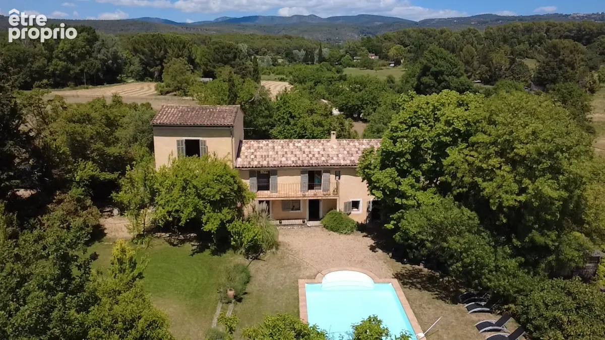 VILLECROZE bastide du 19e, 8 pièces, 180 m², 1 ha de terrain, piscine - photo 1