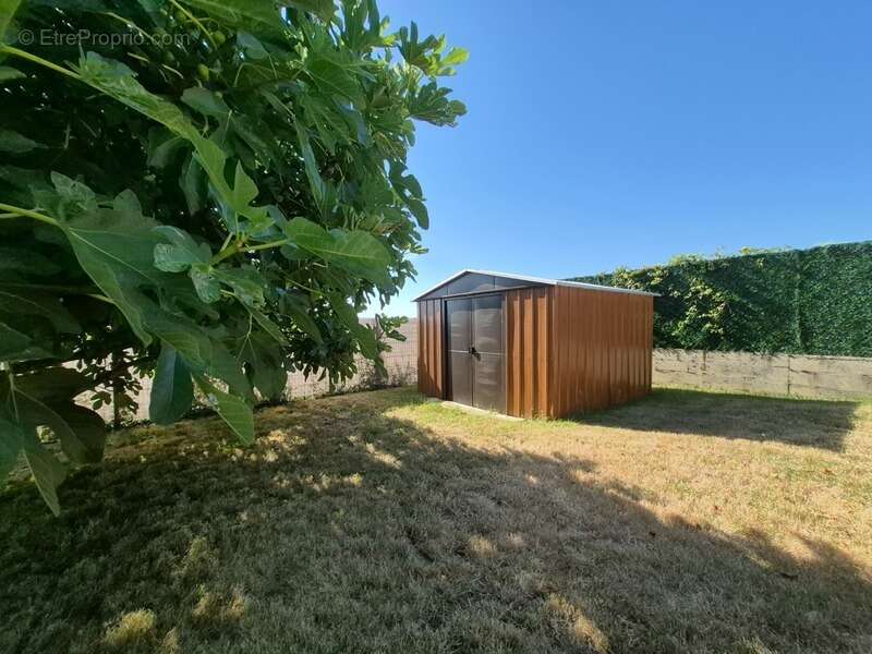 Maison familiale 5 pièces avec jardin clos – Lussant 17430 - photo 16