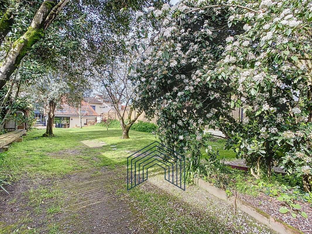 Maison à BRUGUIERES