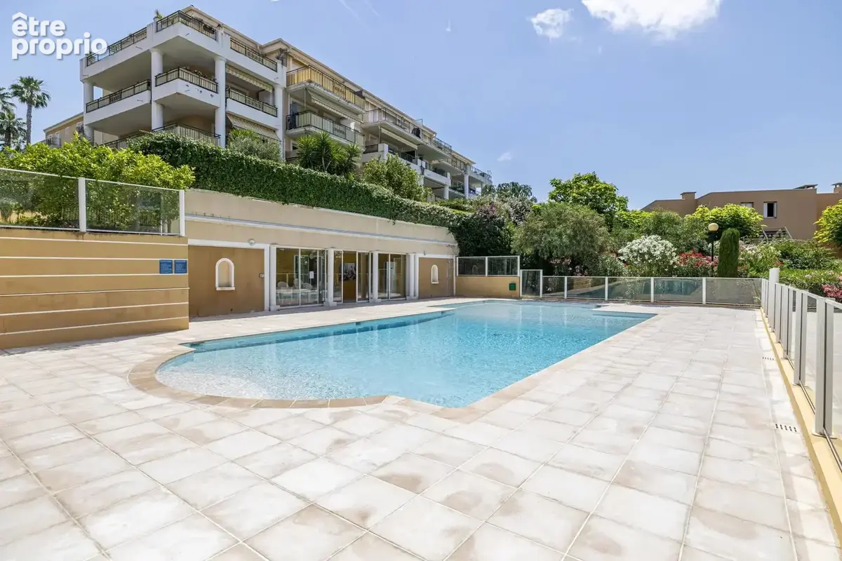 Nice – Corniche Fleurie – Superbe 4 Pièces avec Terrasse Exceptionnelle de 85 m², Vue Mer Panoramique et Piscine - photo 2