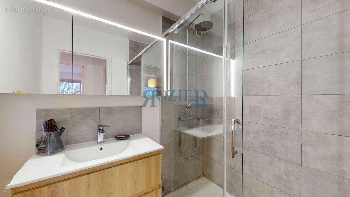 Appartement à VALLAURIS