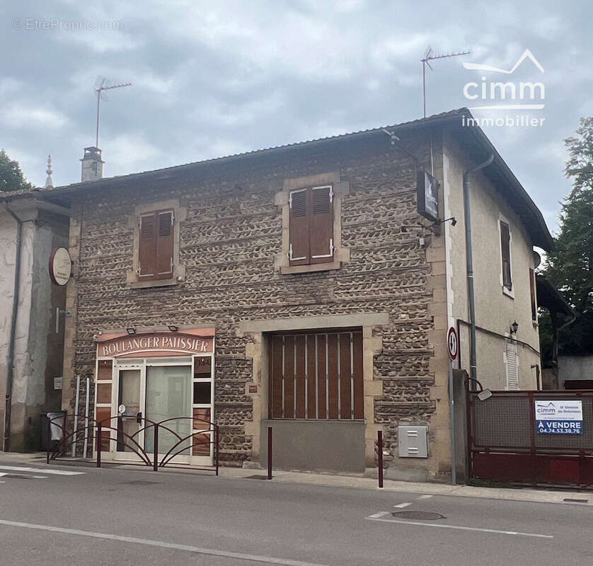 Maison à SAINT-SIMEON-DE-BRESSIEUX