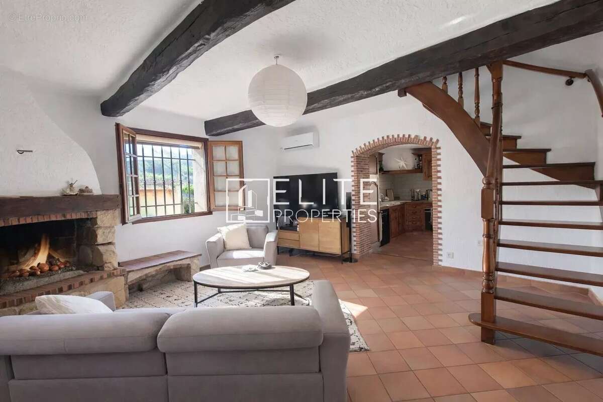 Maison à PEGOMAS
