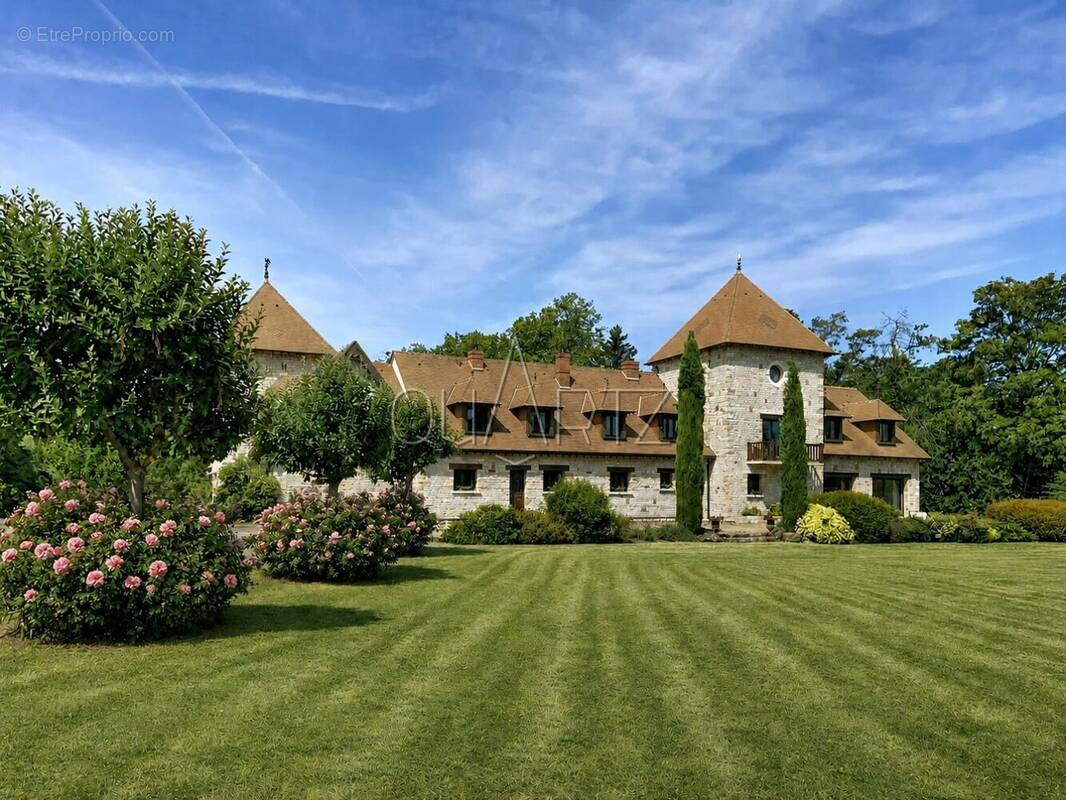 Maison à HOUDAN