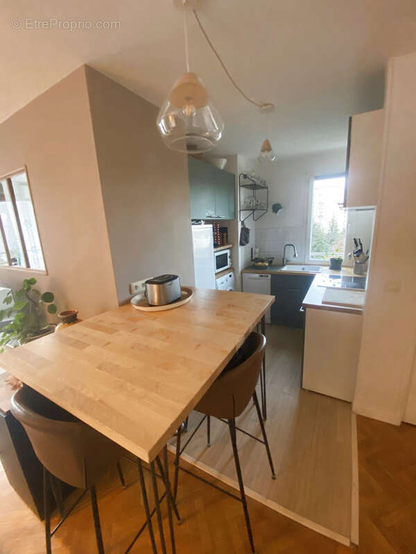 Appartement à COURBEVOIE