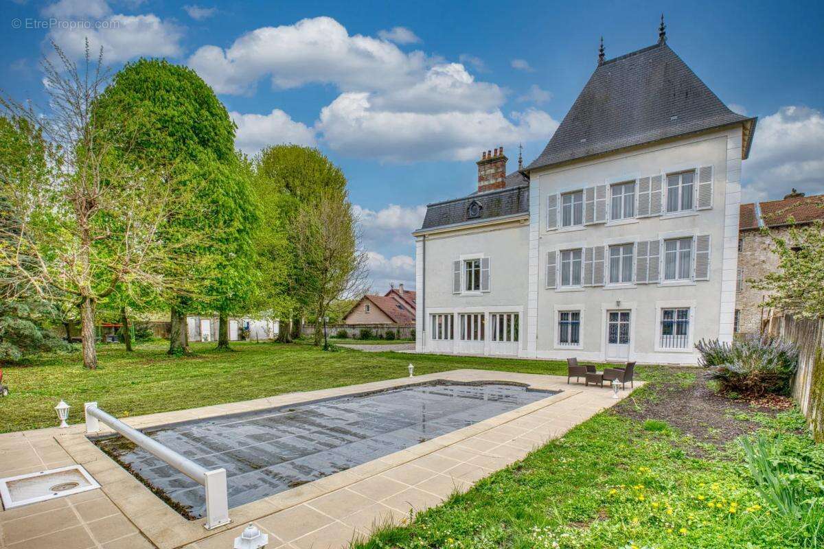 Maison à ROSIERES-AUX-SALINES