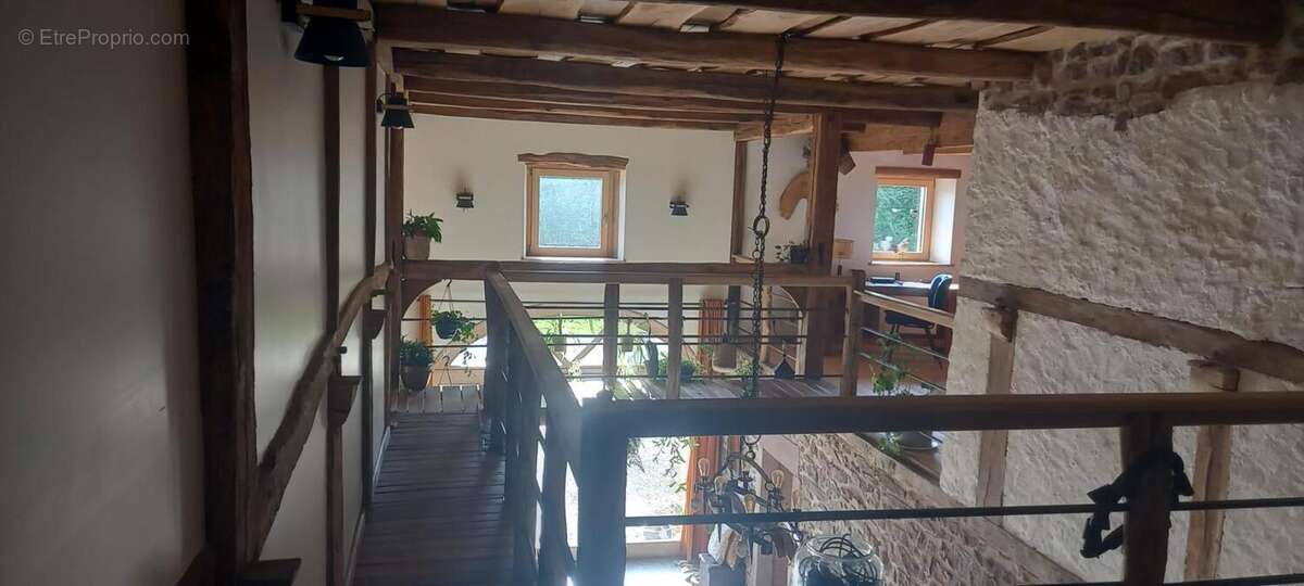 Ferme de caractére avec gîte entierement rénovés et étang de 4 hectares - photo 9