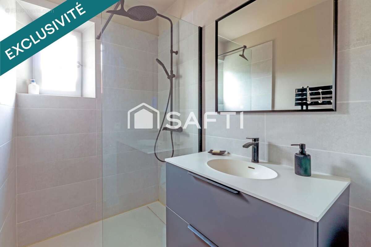 Photo 8 - Maison à ROQUEBRUNE-SUR-ARGENS