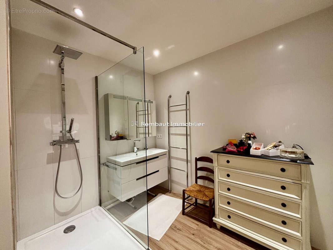 Appartement à LA CELLE-SAINT-CLOUD