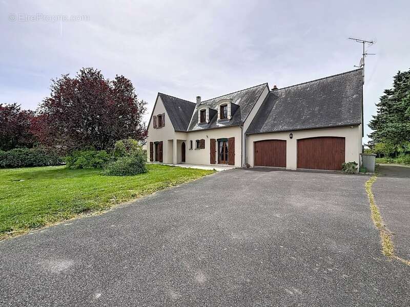 Maison à CERELLES