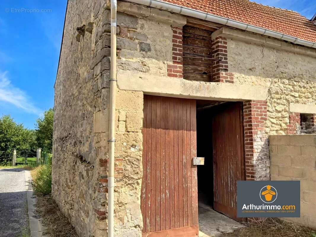 Terrain à MAUREGNY-EN-HAYE