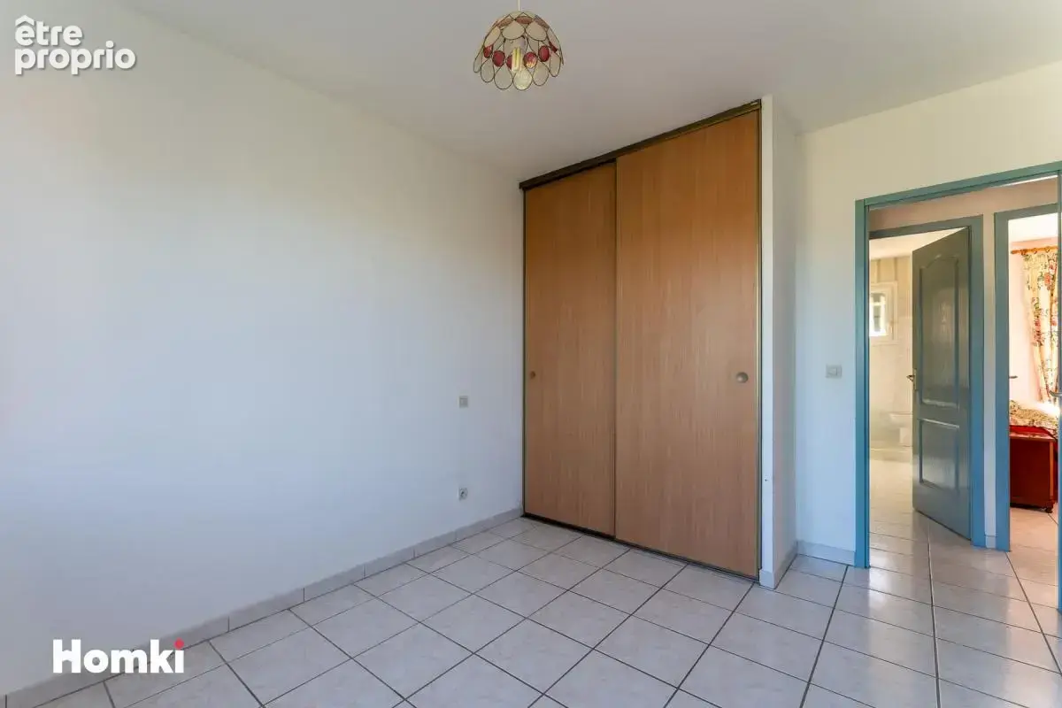 Maison/Villa T4 de 86 m² à Saint-Gilles 30800 - photo 10
