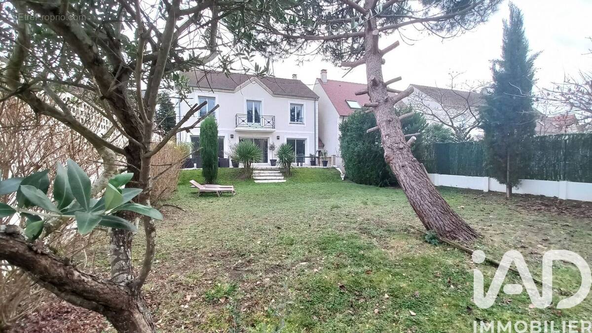 Photo 1 - Maison à CHAMPS-SUR-MARNE