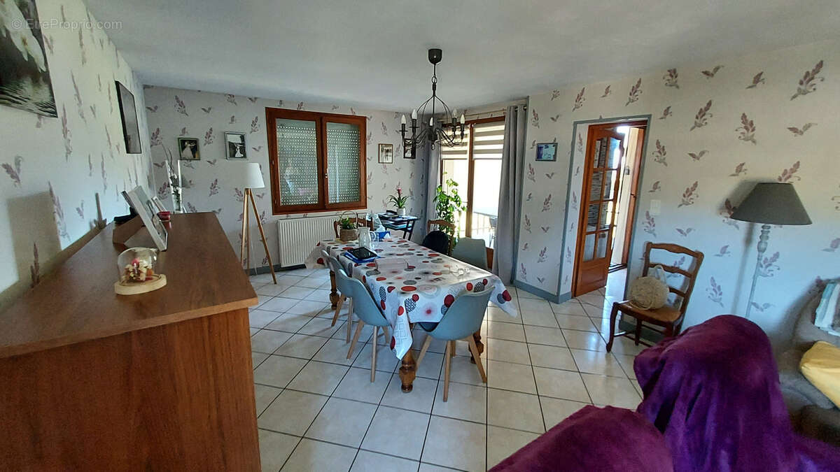Maison à UZERCHE