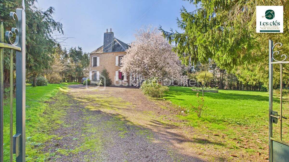 Une maison bourgeoise, cinq chambres, un parc de plus de 4 000 m²… et encore du potentiel ! - photo 15