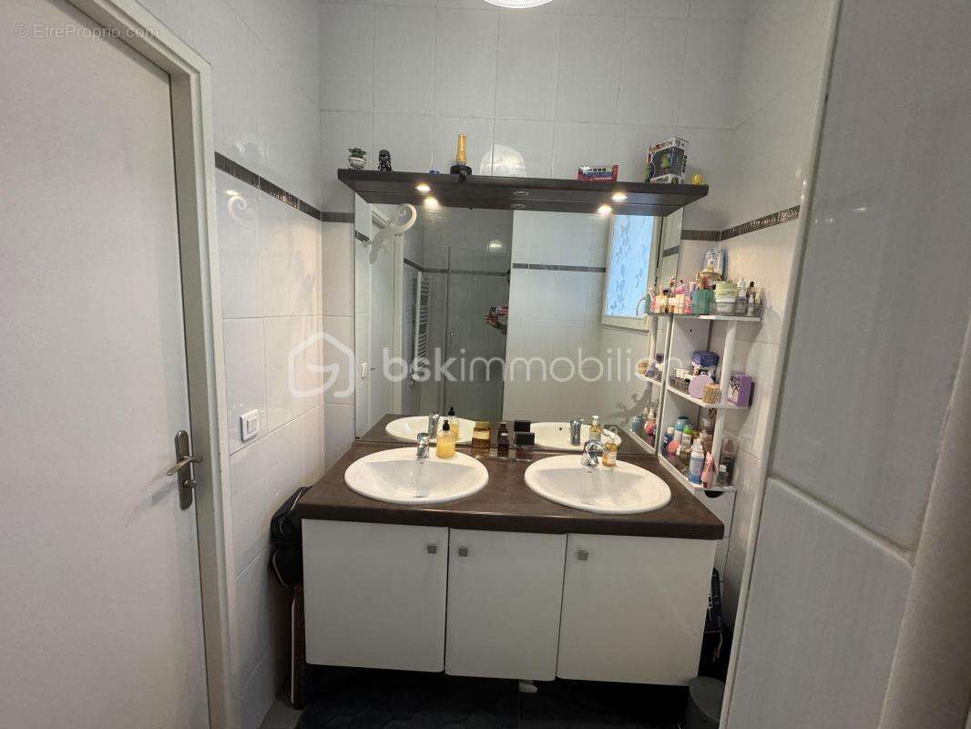 Appartement à FERRIERES-EN-BRIE