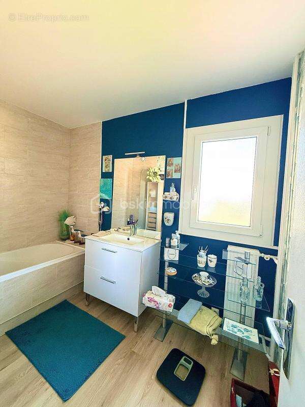 Appartement à MONT-SAINT-AIGNAN