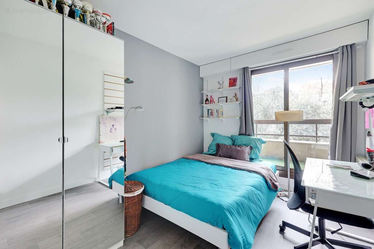 Appartement à LEVALLOIS-PERRET