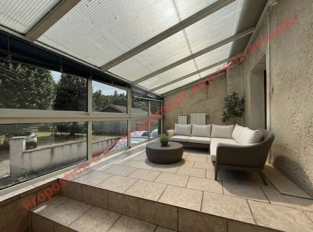 Maison à MONTMOREAU-SAINT-CYBARD