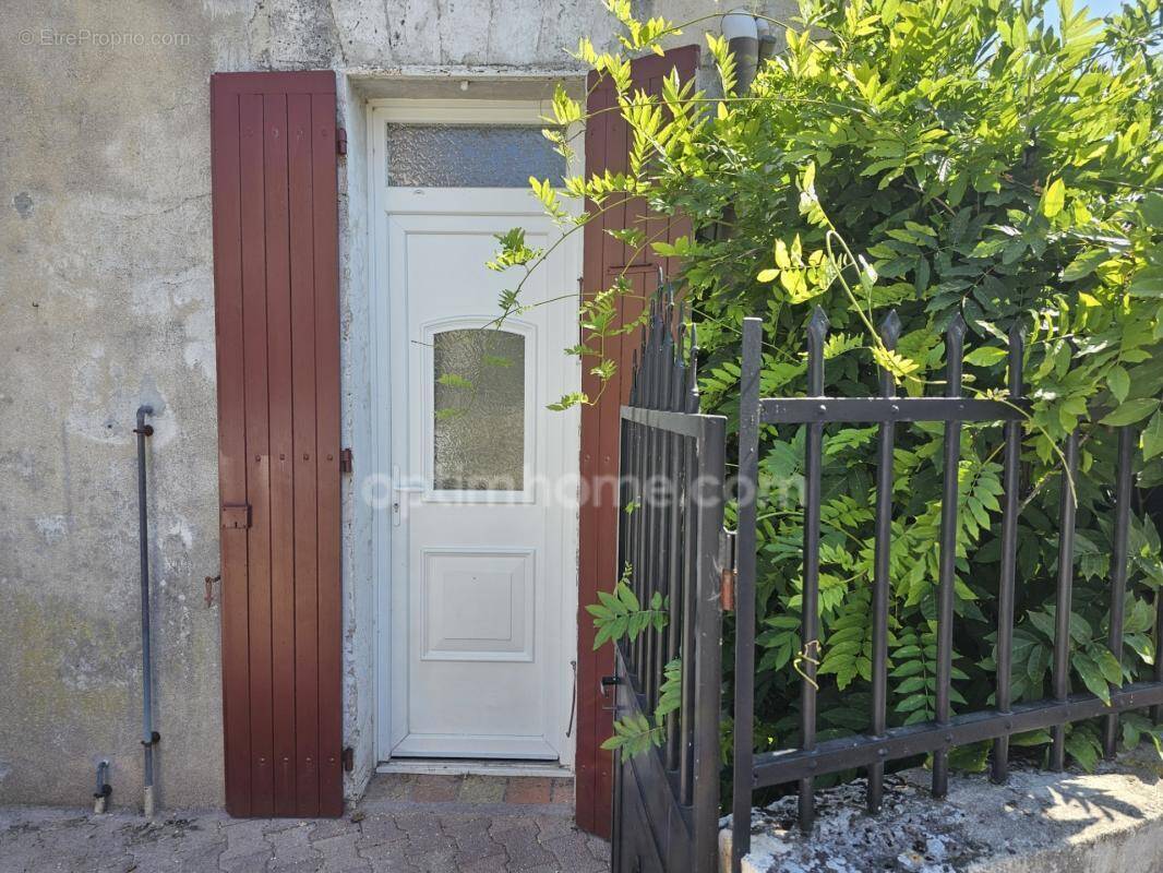 Maison à RUELLE-SUR-TOUVRE