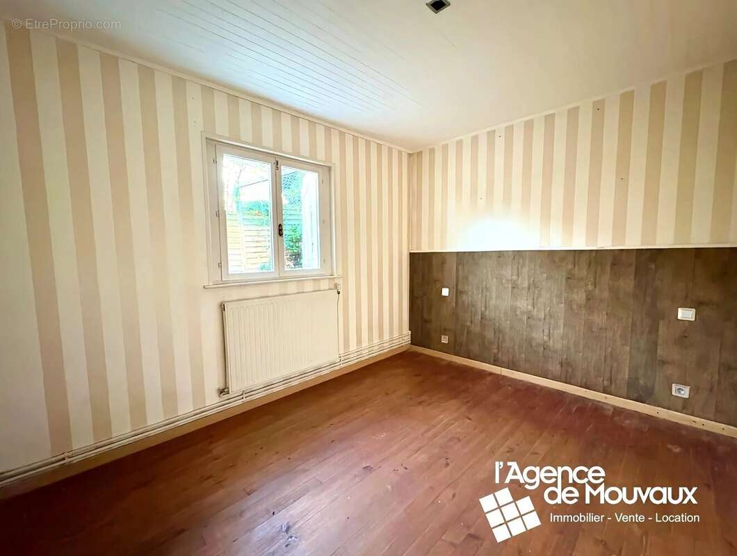 Maison à NEUVILLE-EN-FERRAIN