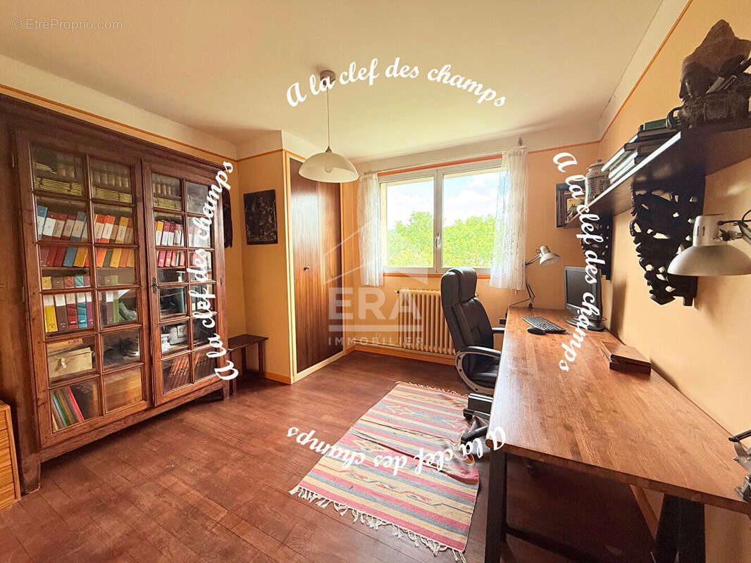 Maison à BURES-SUR-YVETTE