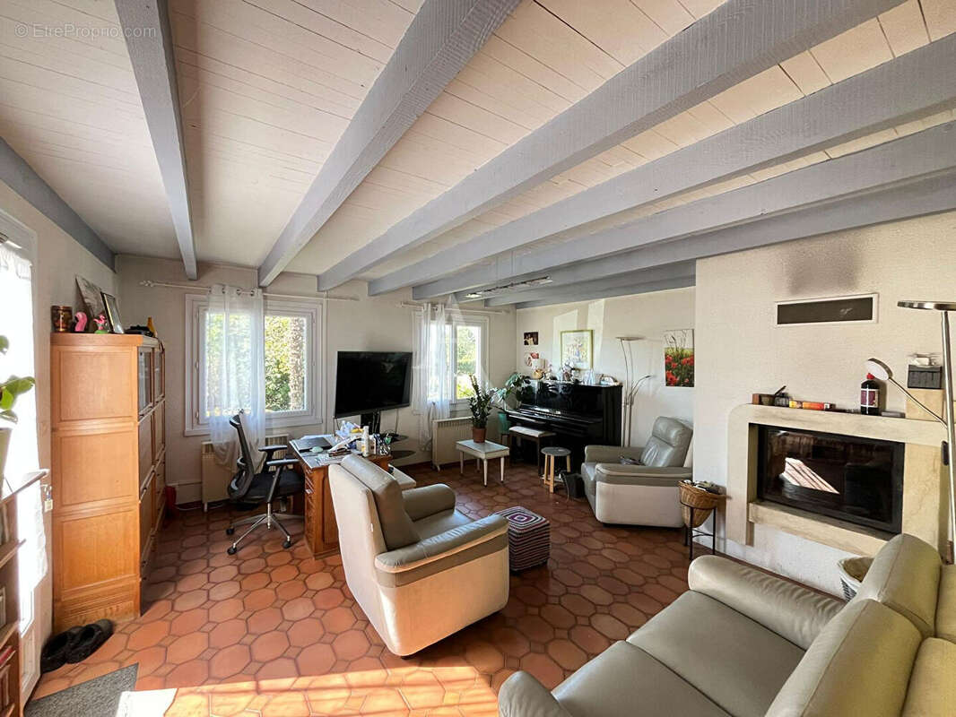 Grande Toulousaine avec 4 chambres et dépendances sur 3200m² de terrain ! - photo 4